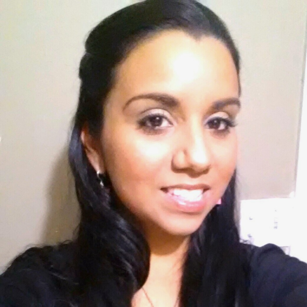 Meet your Posher, Desira